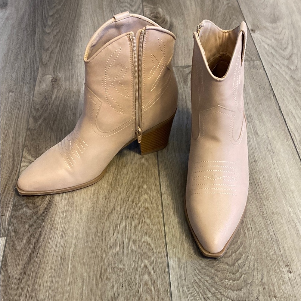 Women's Beige Western Boots